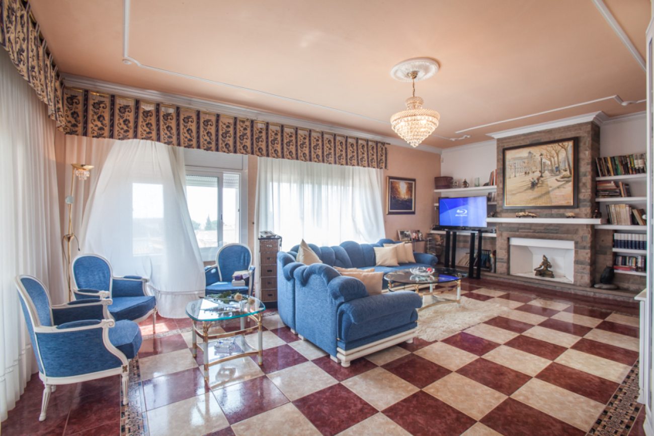 Big house with views in Viladecans