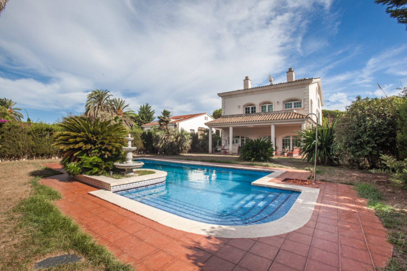Luxurious classic style house close to British School