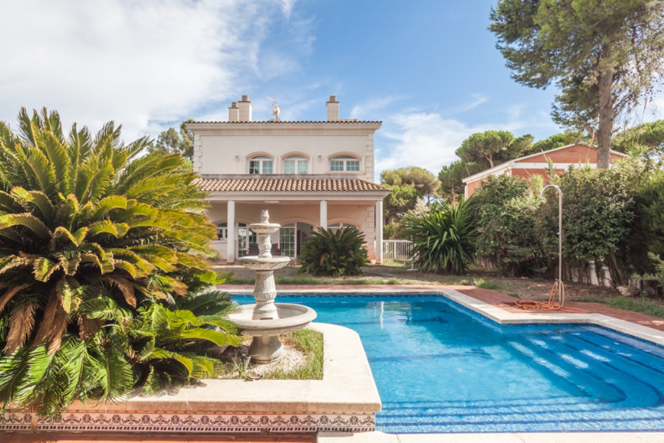 Luxurious classic style house close to British School