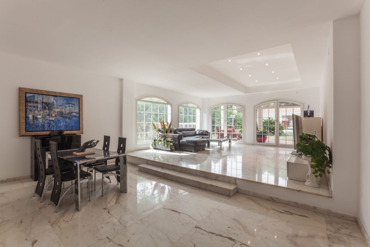 Luxurious classic style house close to British School