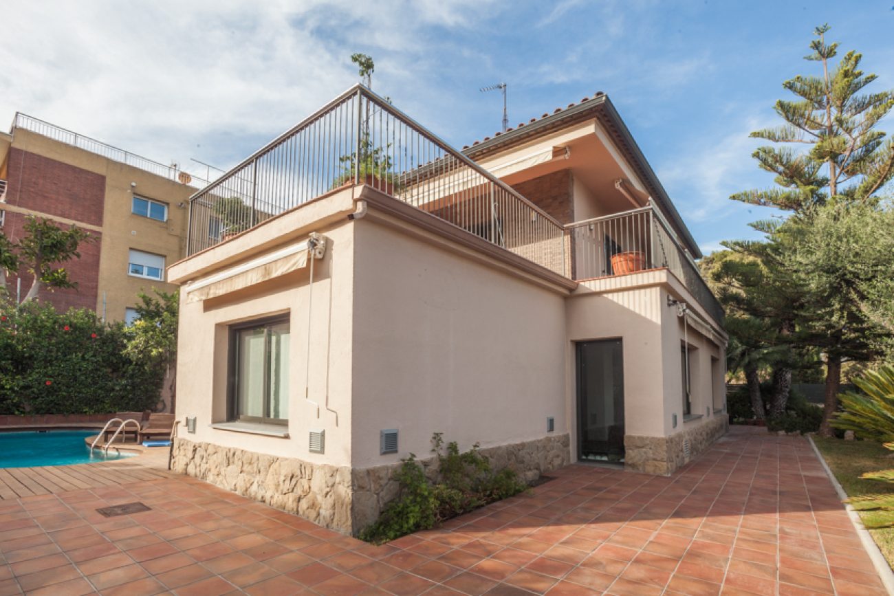 Exceptional house in Bellamar residential complex in Castelldefels