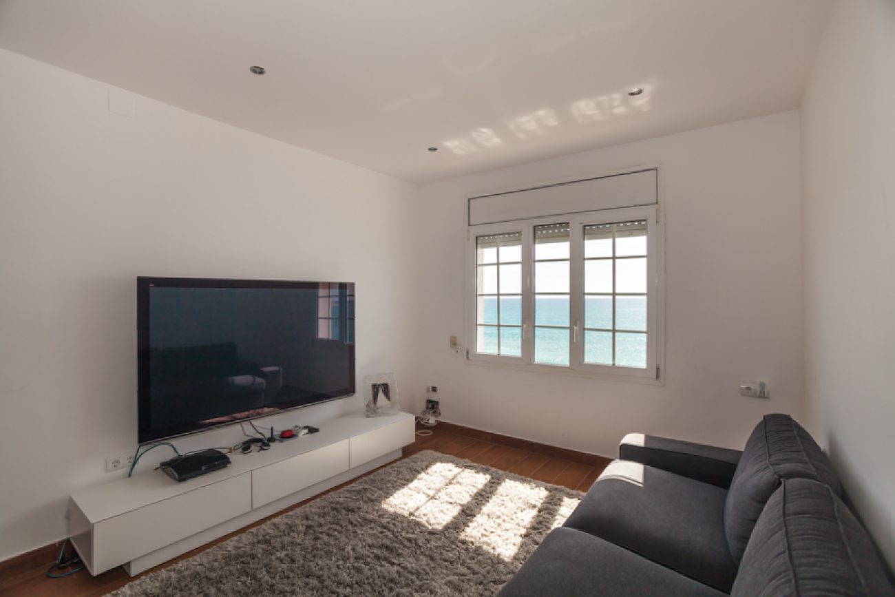 House with stunning sea views