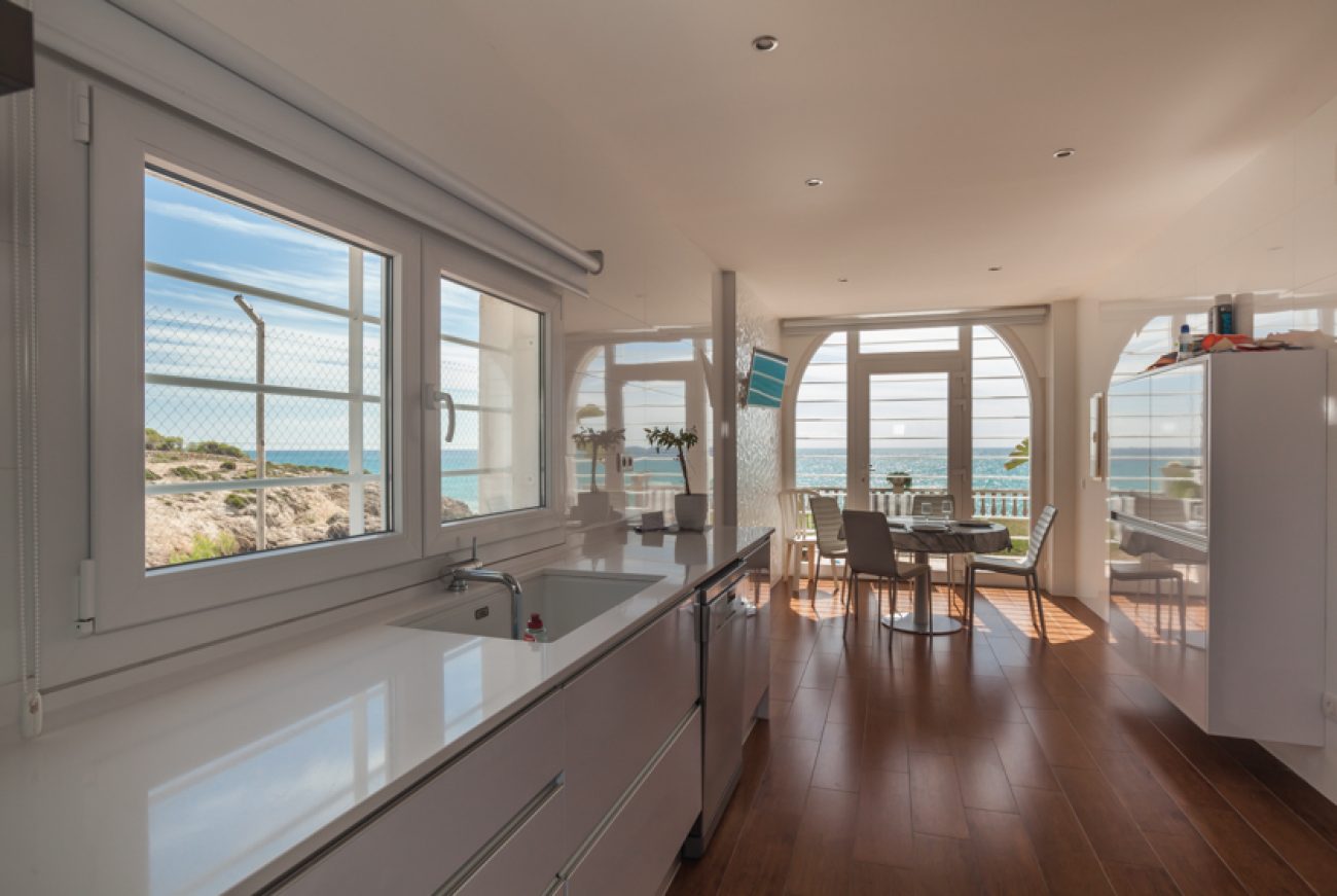 House with stunning sea views