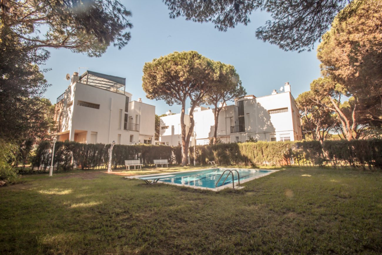 Detached Villa Available in Gavà Mar