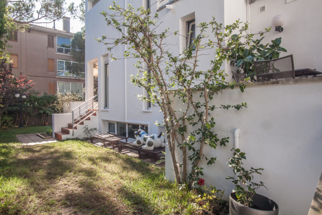 Detached Villa Available in Gavà Mar