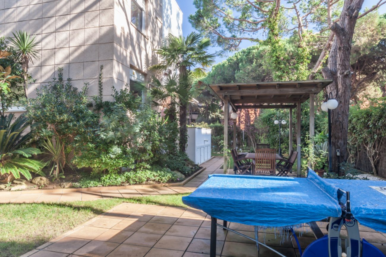 Detached Villa Available in Gavà Mar