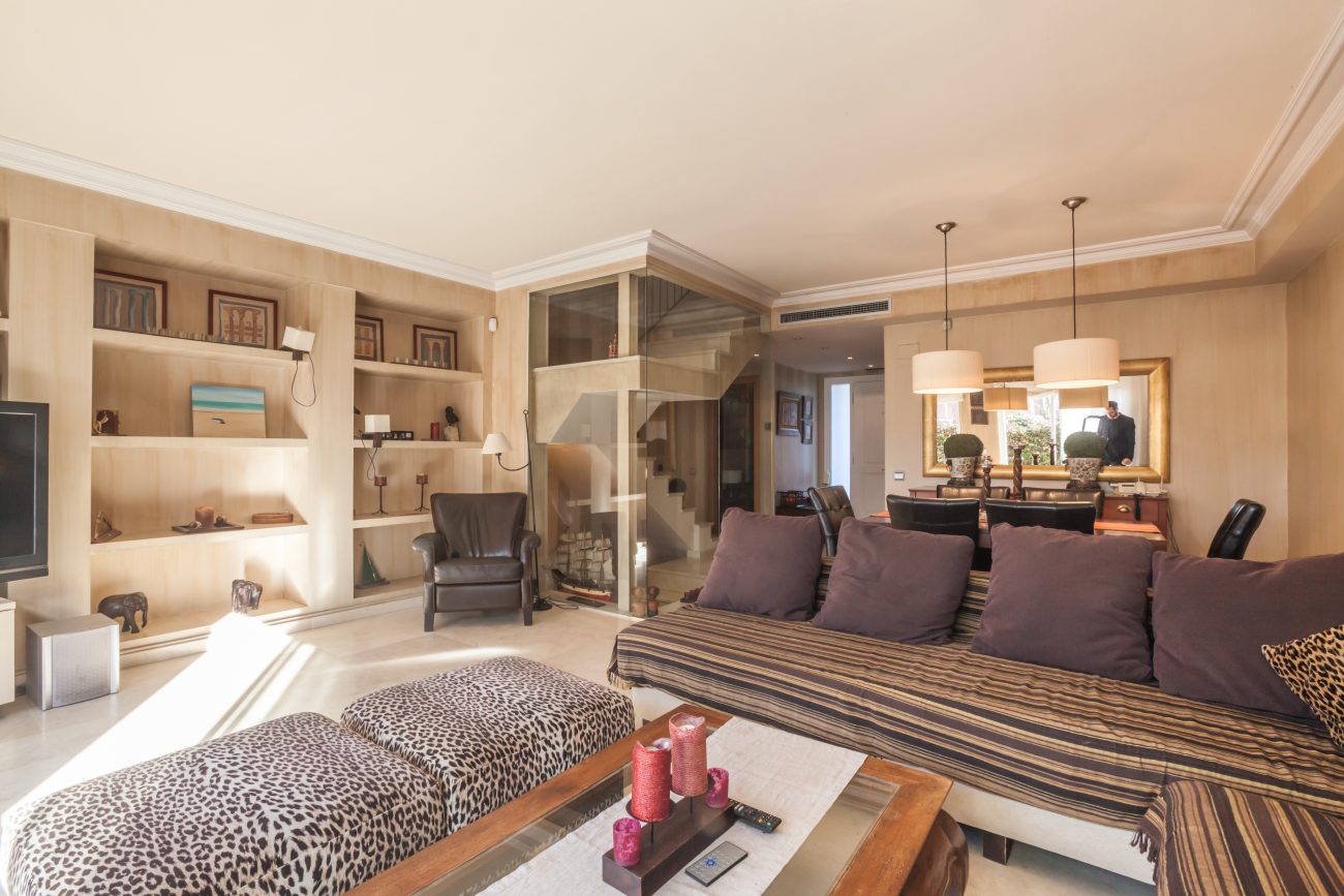 Exclusive townhouse for rent in Gava Mar