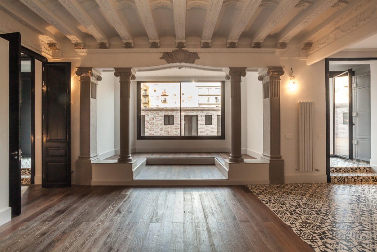 Incredible refurbished apartment in royal building in the heart of Eixample