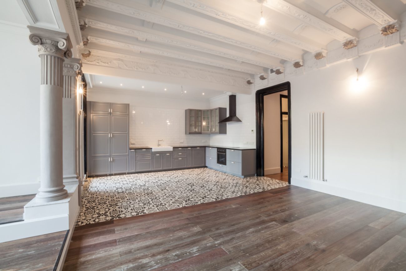 Incredible refurbished apartment in royal building in the heart of Eixample
