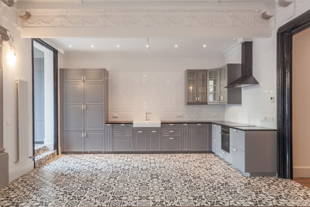 Incredible refurbished apartment in royal building in the heart of Eixample