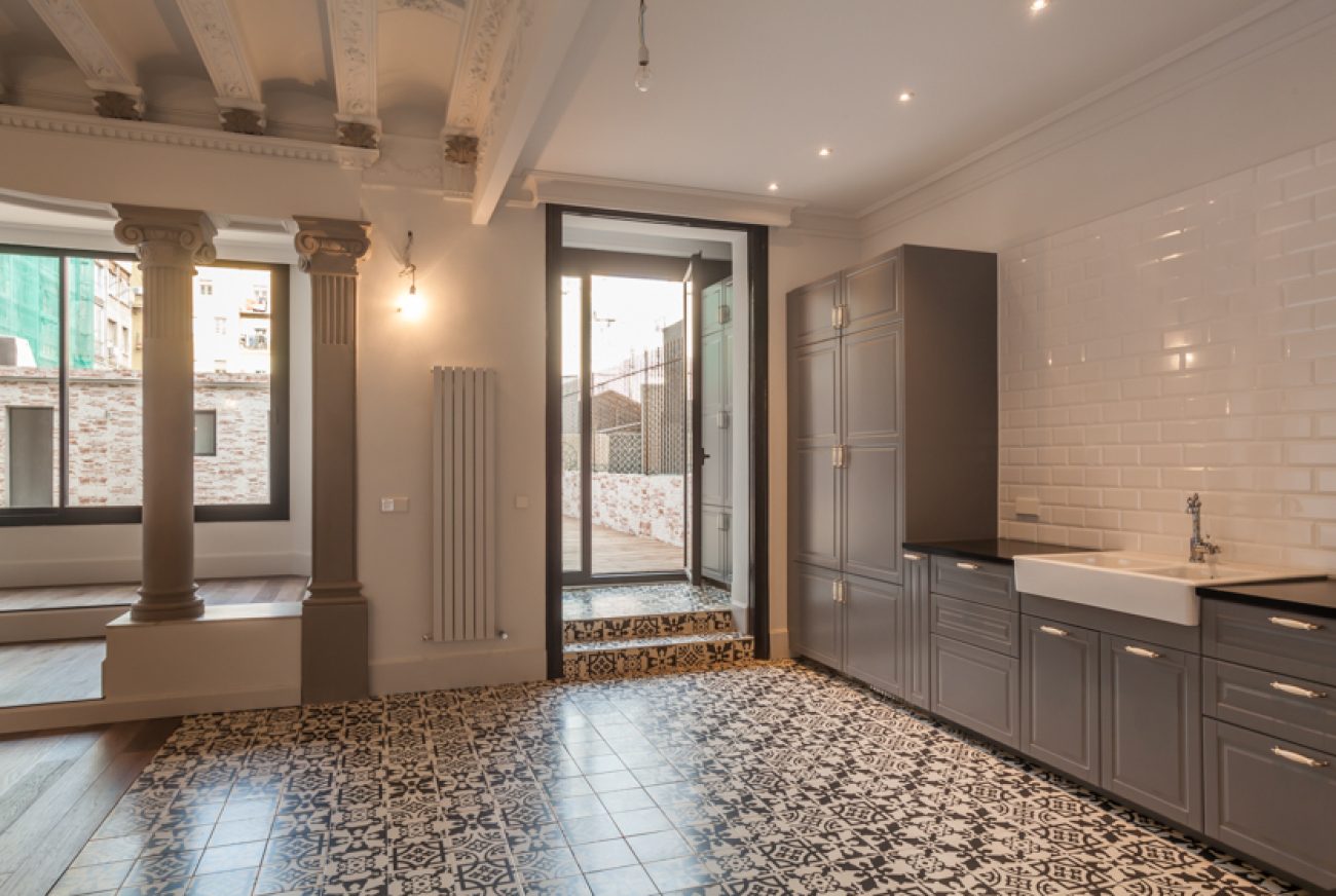 Incredible refurbished apartment in royal building in the heart of Eixample
