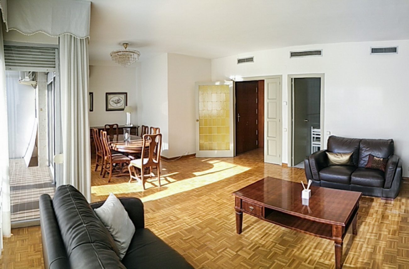 Apartment for renovation in Pedralbes