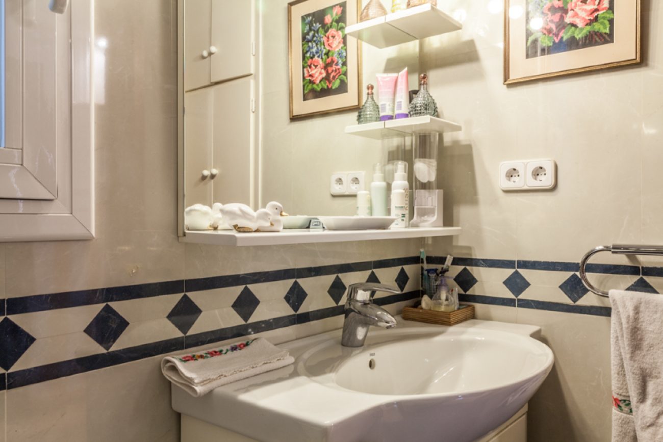 Apartment in a prestigious building in Sarria