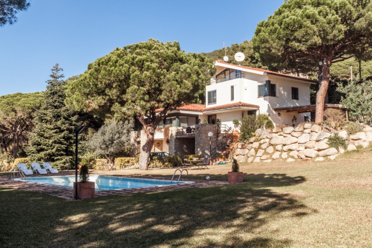 House with land in Cabrils
