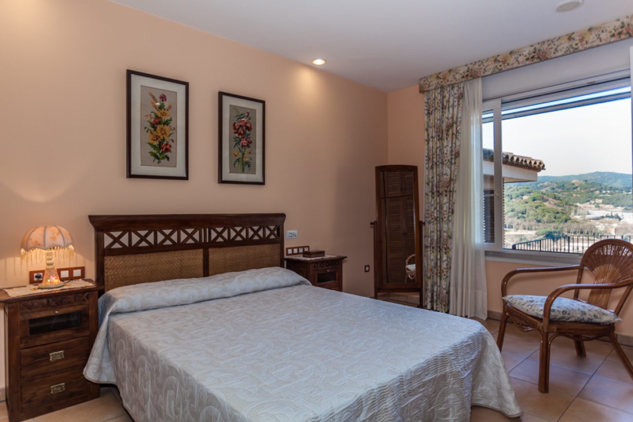 Unforgettable sea and mountain views