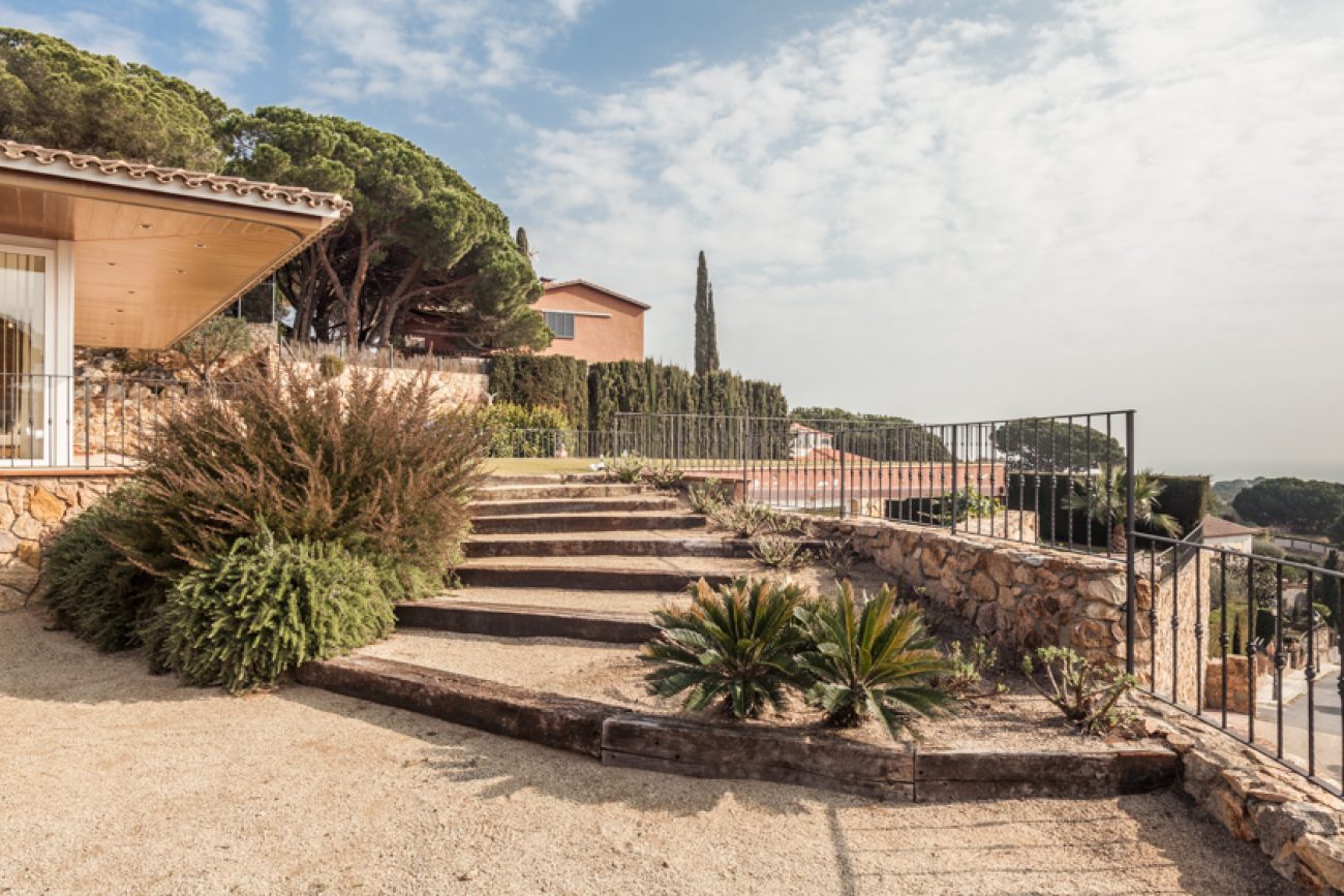 Unforgettable sea and mountain views