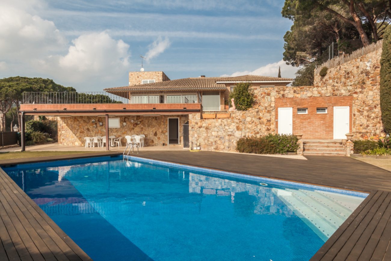 Unforgettable sea and mountain views