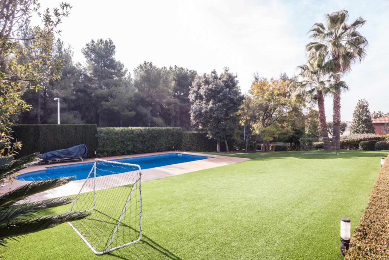 Big house with land in an exceptional area of Teià
