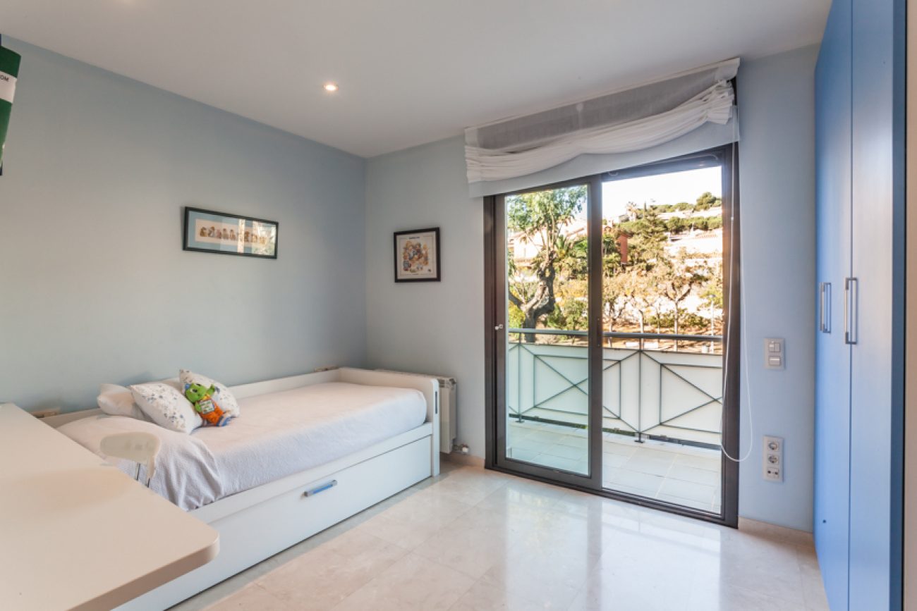 Big house with excellent finishes in Premia de Dalt