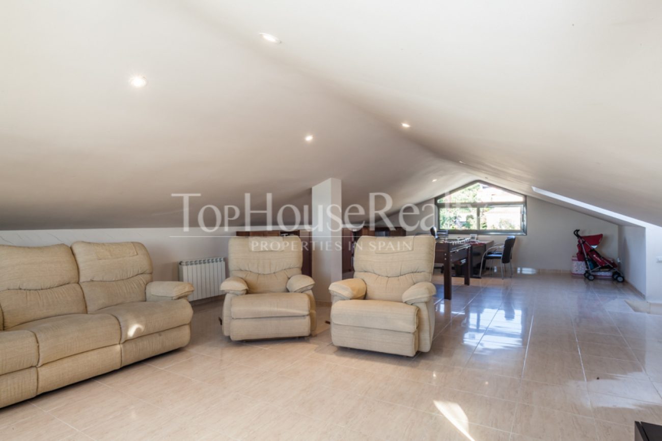 Big house with excellent finishes in Premia de Dalt