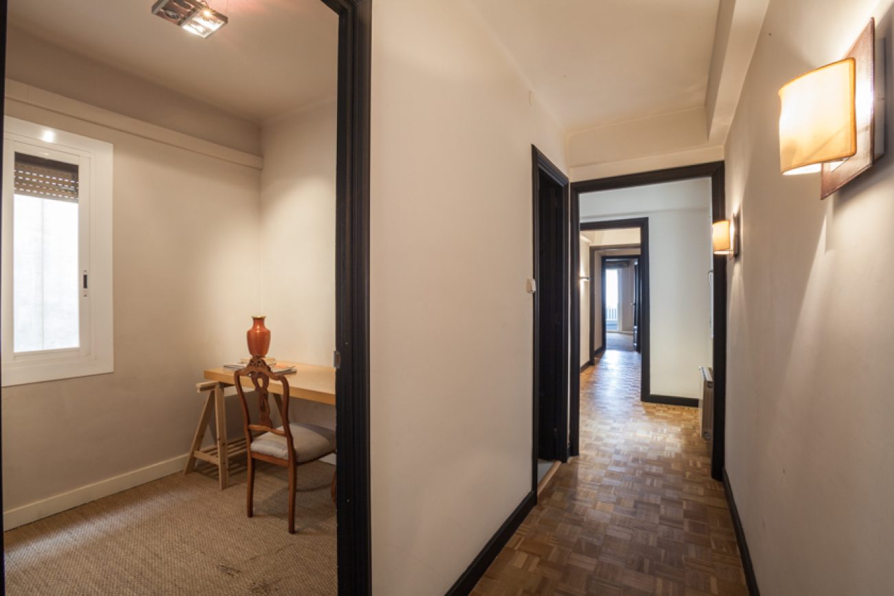 Luminous attic in Eixample