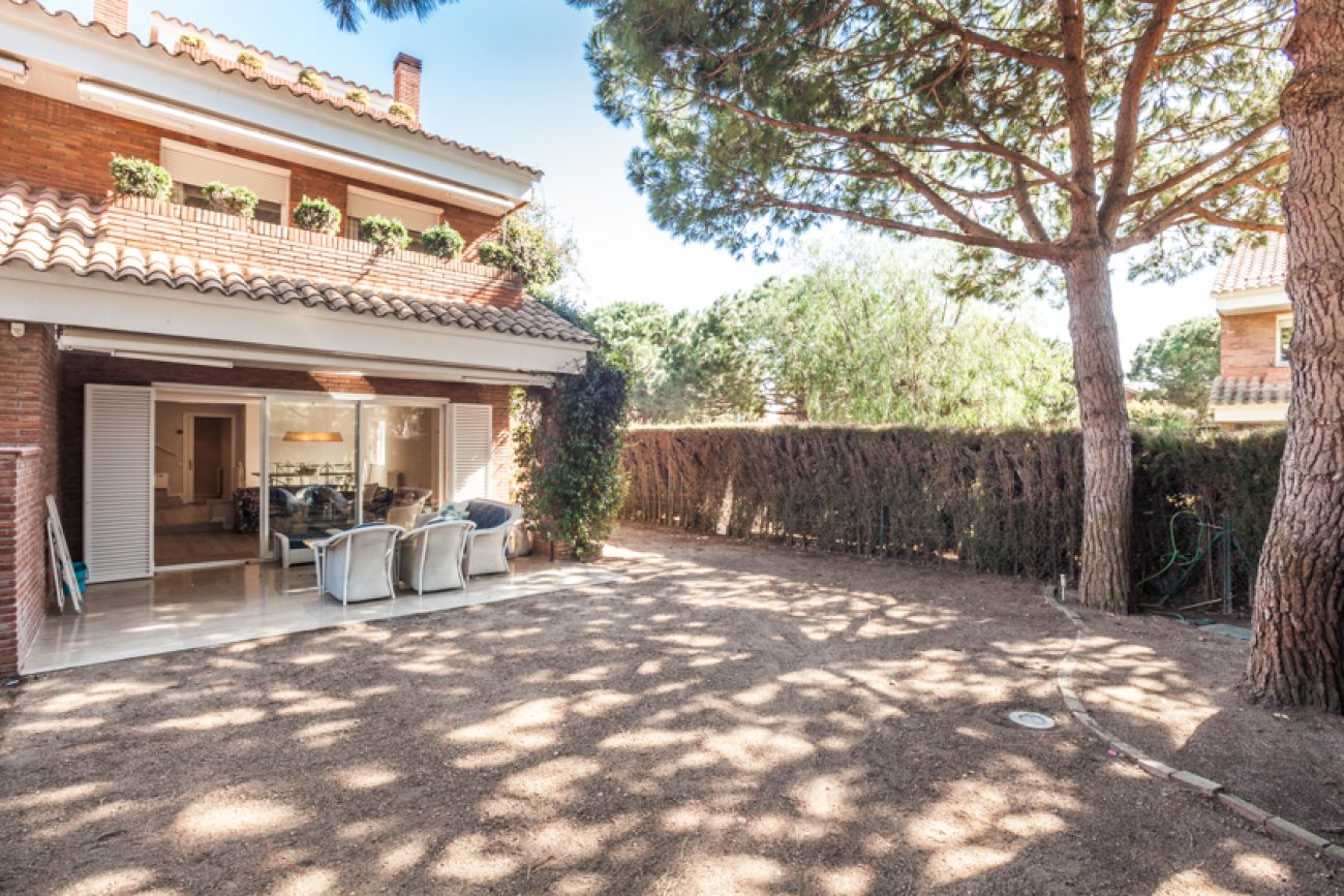 Semi-detached house in the best residential complex of Gavà Mar
