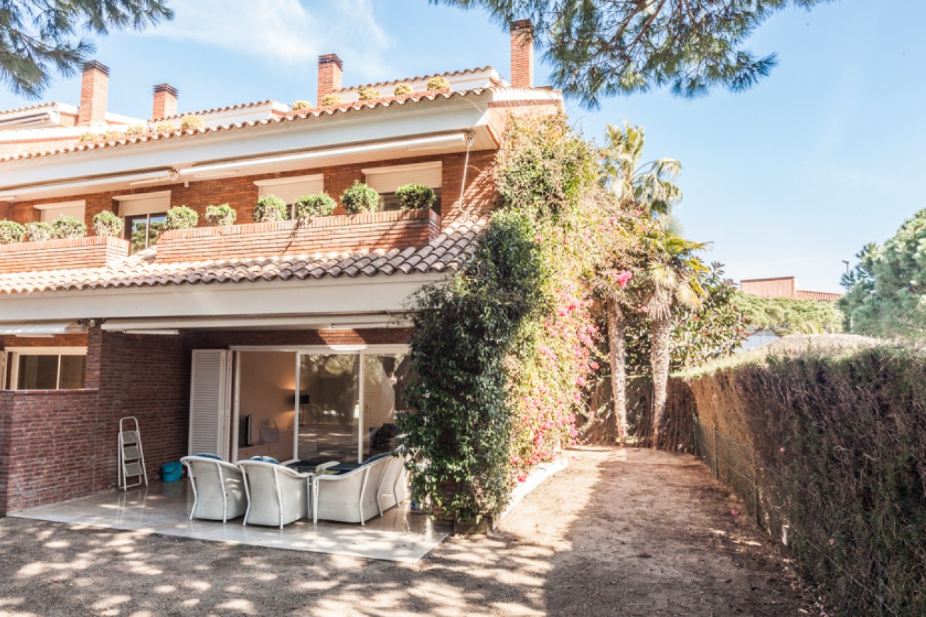 Semi-detached house in the best residential complex of Gavà Mar