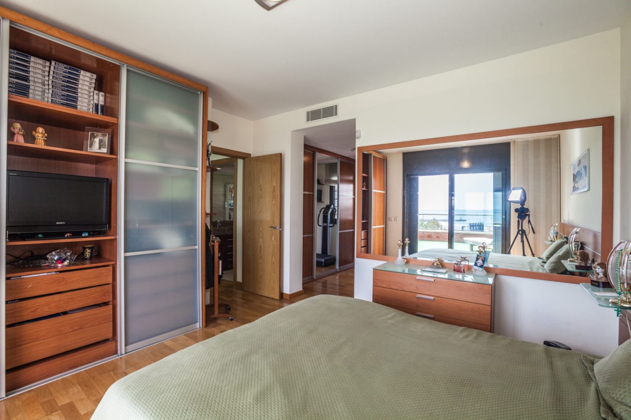 Terraced house with spectacular sea views  in Castelldefels