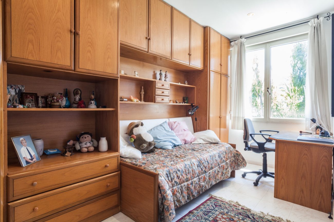 Big semi-detached house in excellent area of Gava