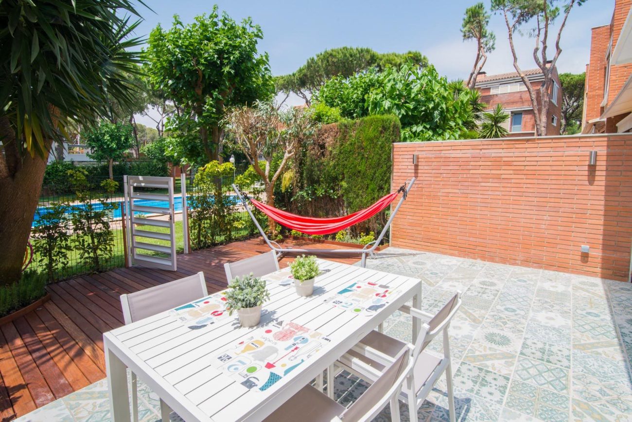 Recently renovated townhouse 100 metres from the beach in Gava