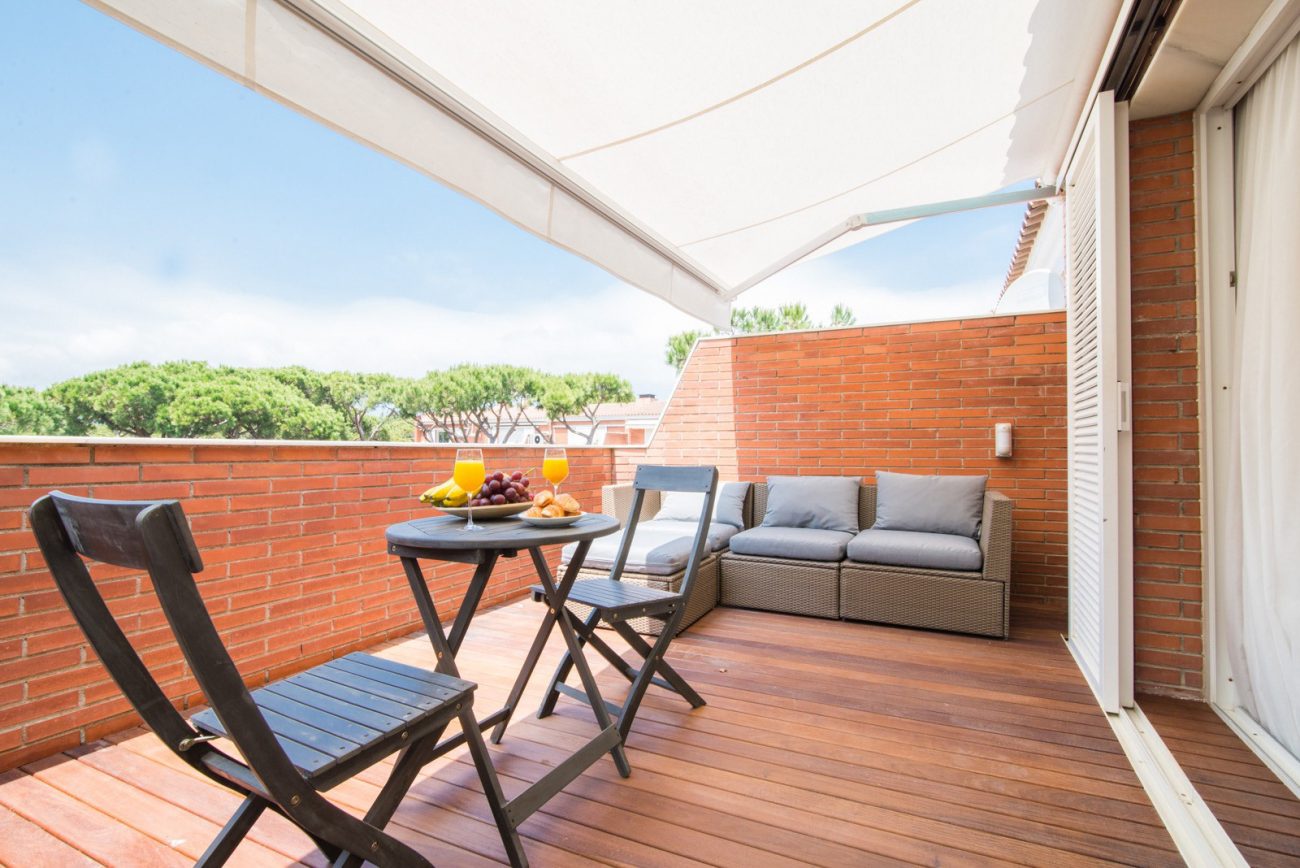Recently renovated townhouse 100 metres from the beach in Gava
