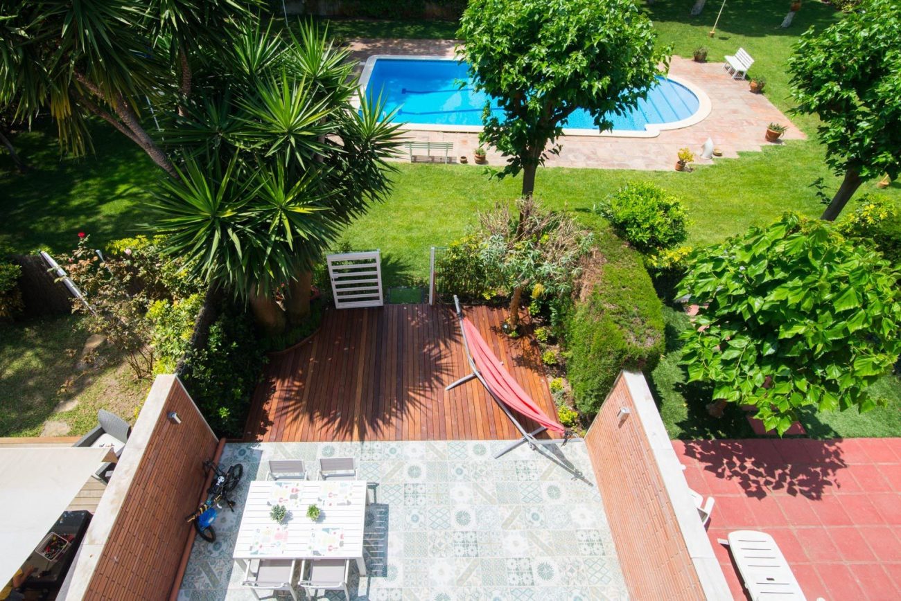 Recently renovated townhouse 100 metres from the beach in Gava