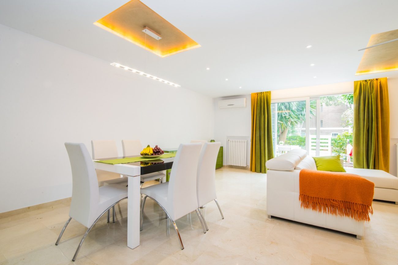 Recently renovated townhouse 100 metres from the beach in Gava