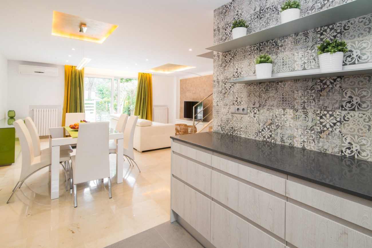 Recently renovated townhouse 100 metres from the beach in Gava