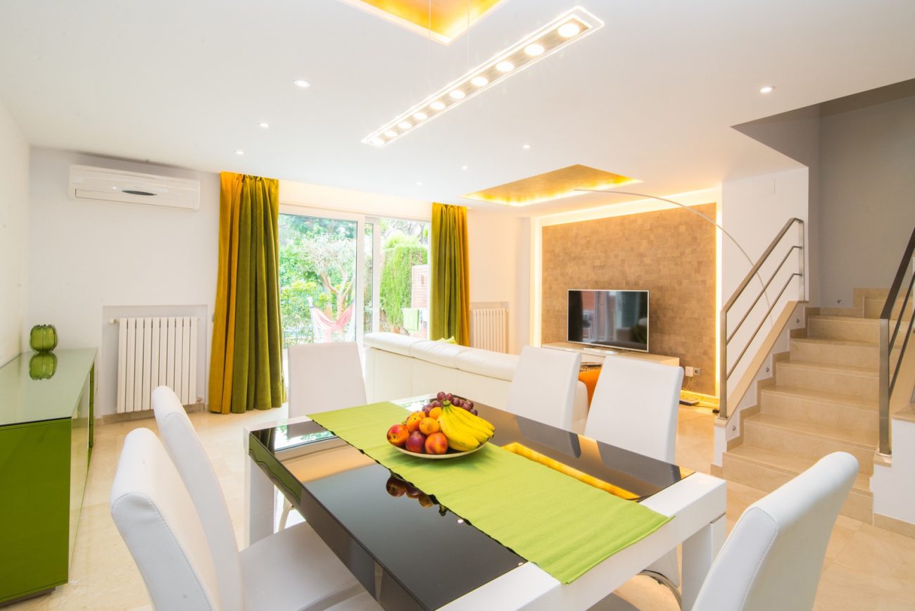 Recently renovated townhouse 100 metres from the beach in Gava
