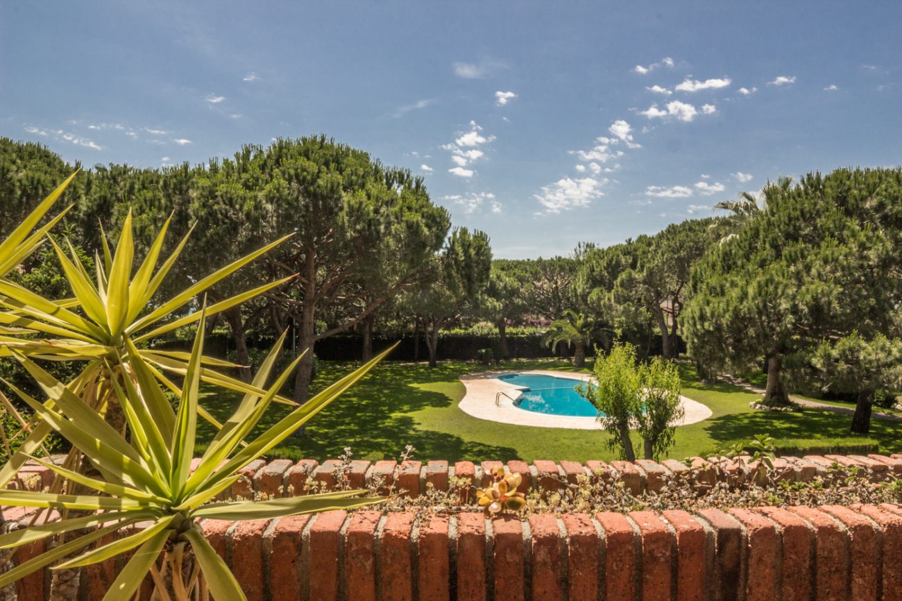 Semi-detached house in the best residential complex of Gava Mar
