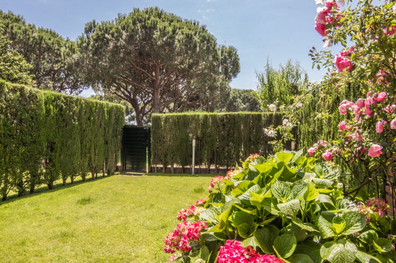 Semi-detached house in the best residential complex of Gava Mar