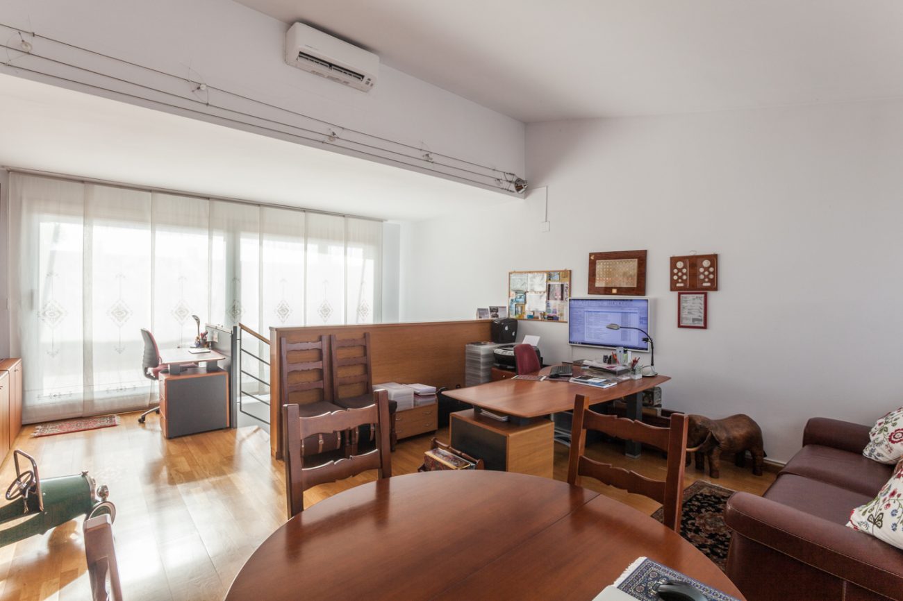 Big semi-detached house close to the beach in Gava
