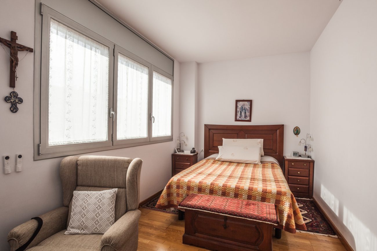 Big semi-detached house close to the beach in Gava