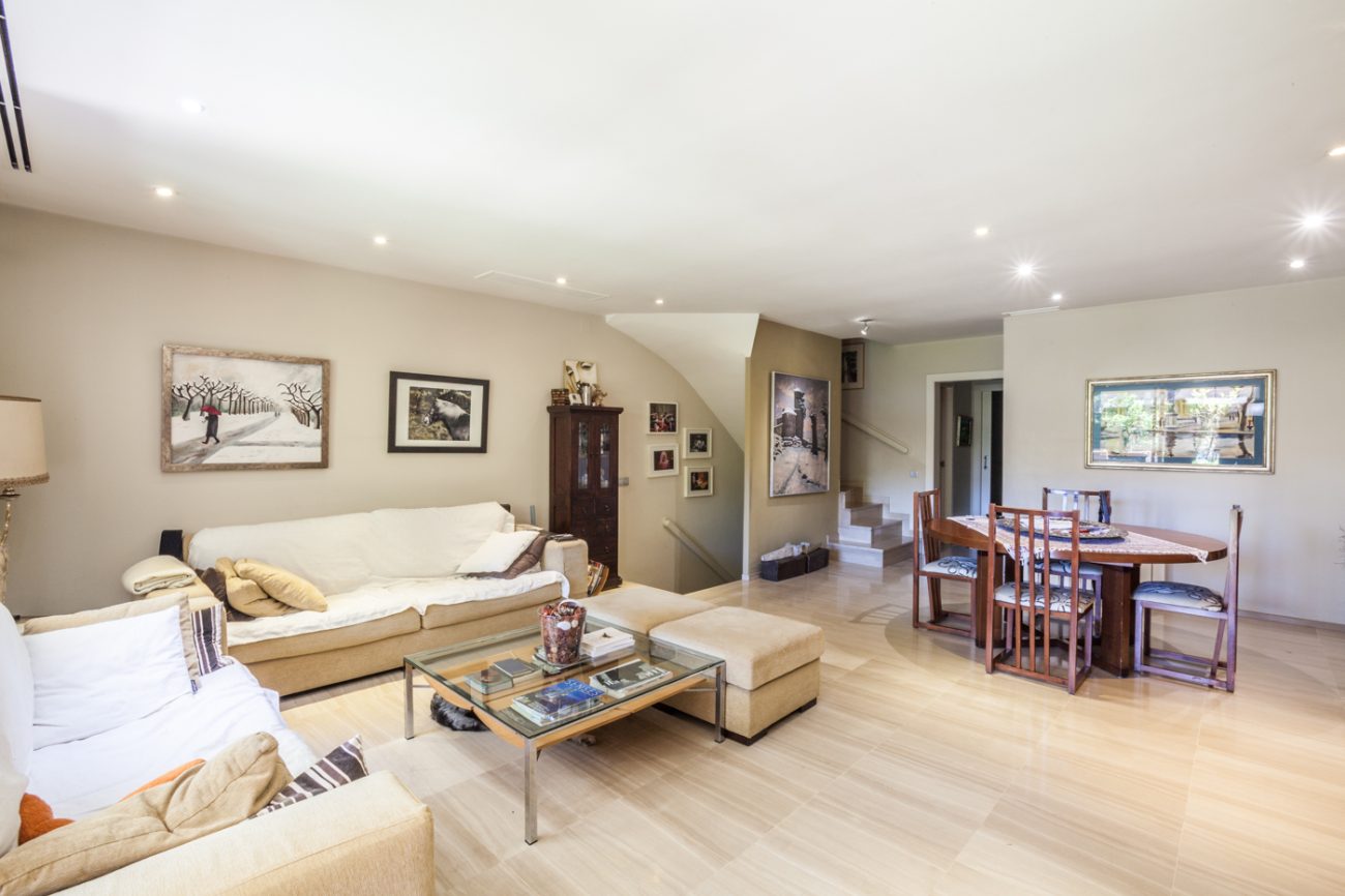 Excellent house in the best residential complex of Gava Mar