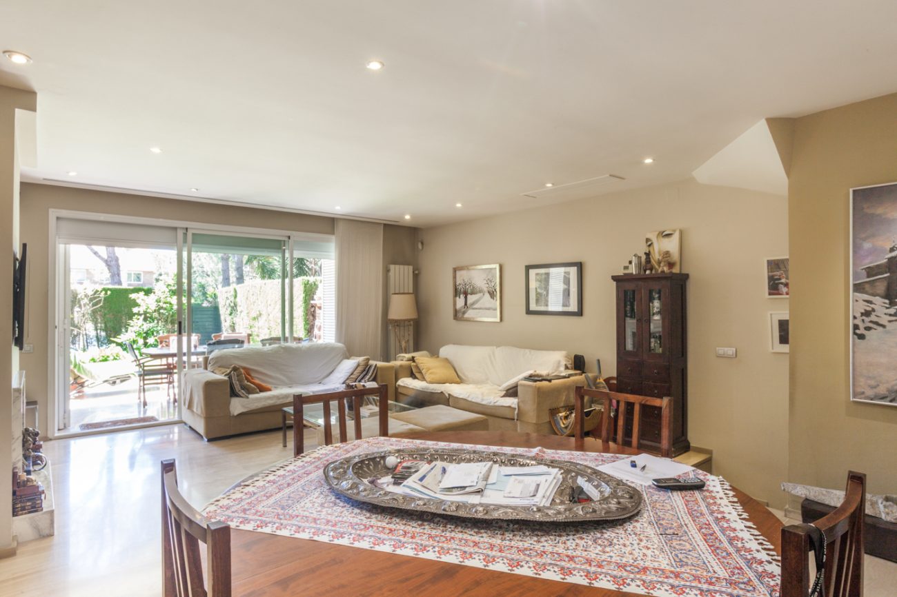 Excellent house in the best residential complex of Gava Mar