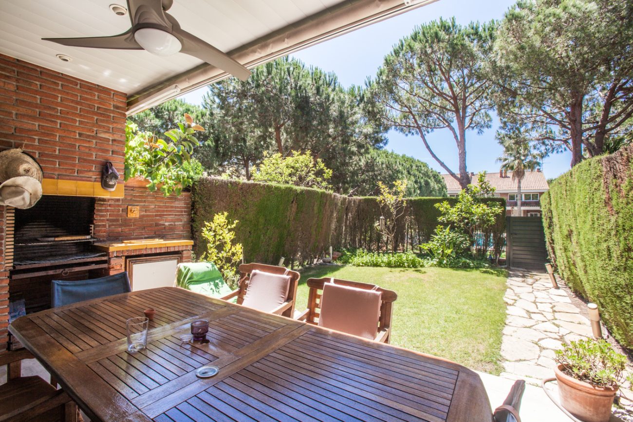 Excellent house in the best residential complex of Gava Mar