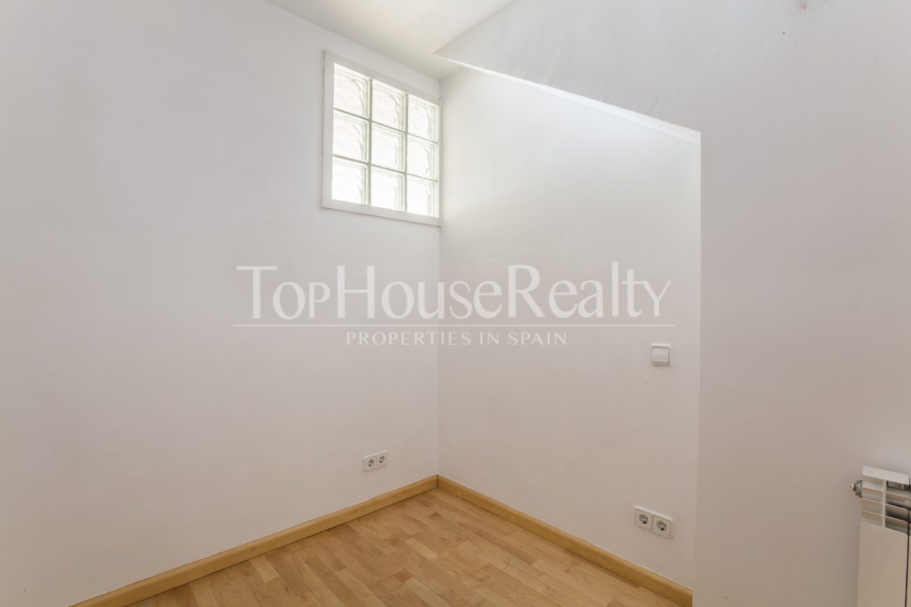 Big flat with a terrase in Barcelona