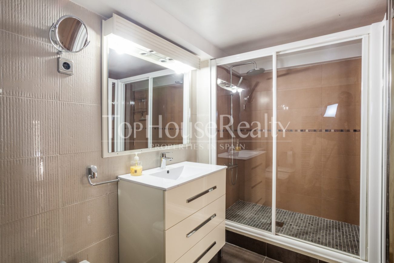 Big flat with a terrase in Barcelona