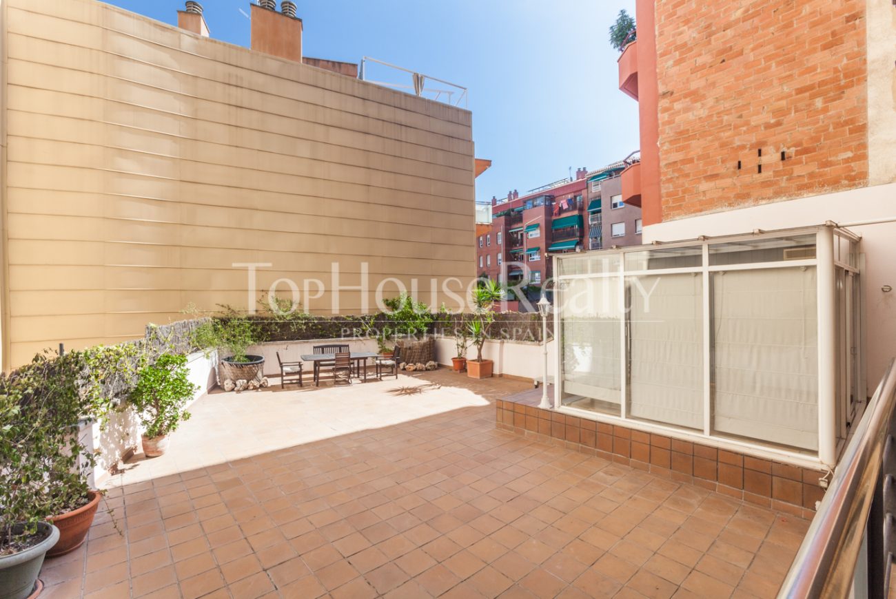 Big flat with a terrase in Barcelona