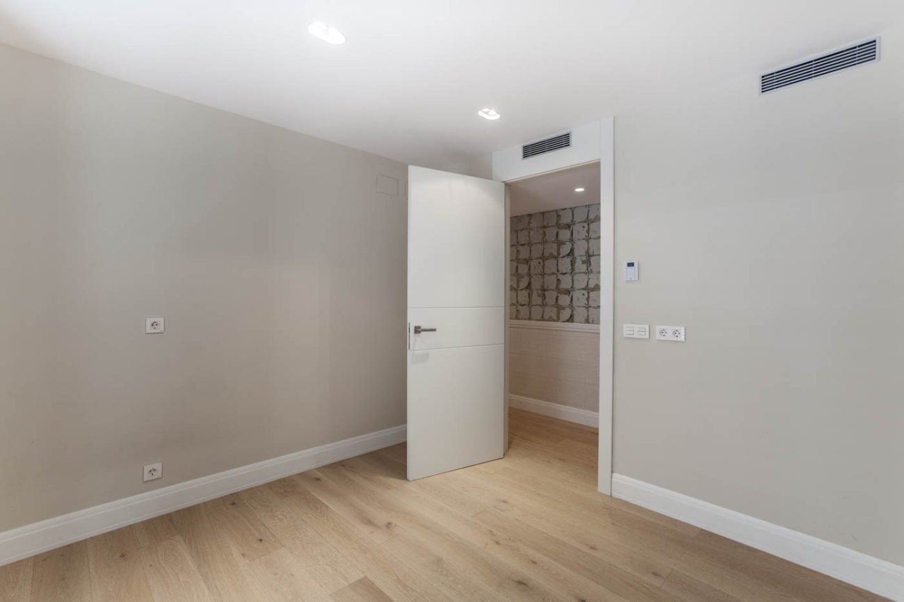 Excellent big modern apartment for rent in Barcelona