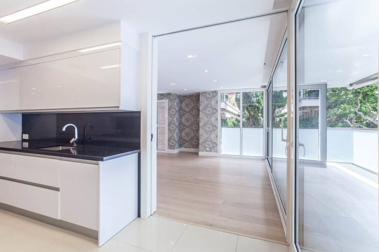 Excellent big modern apartment for rent in Barcelona