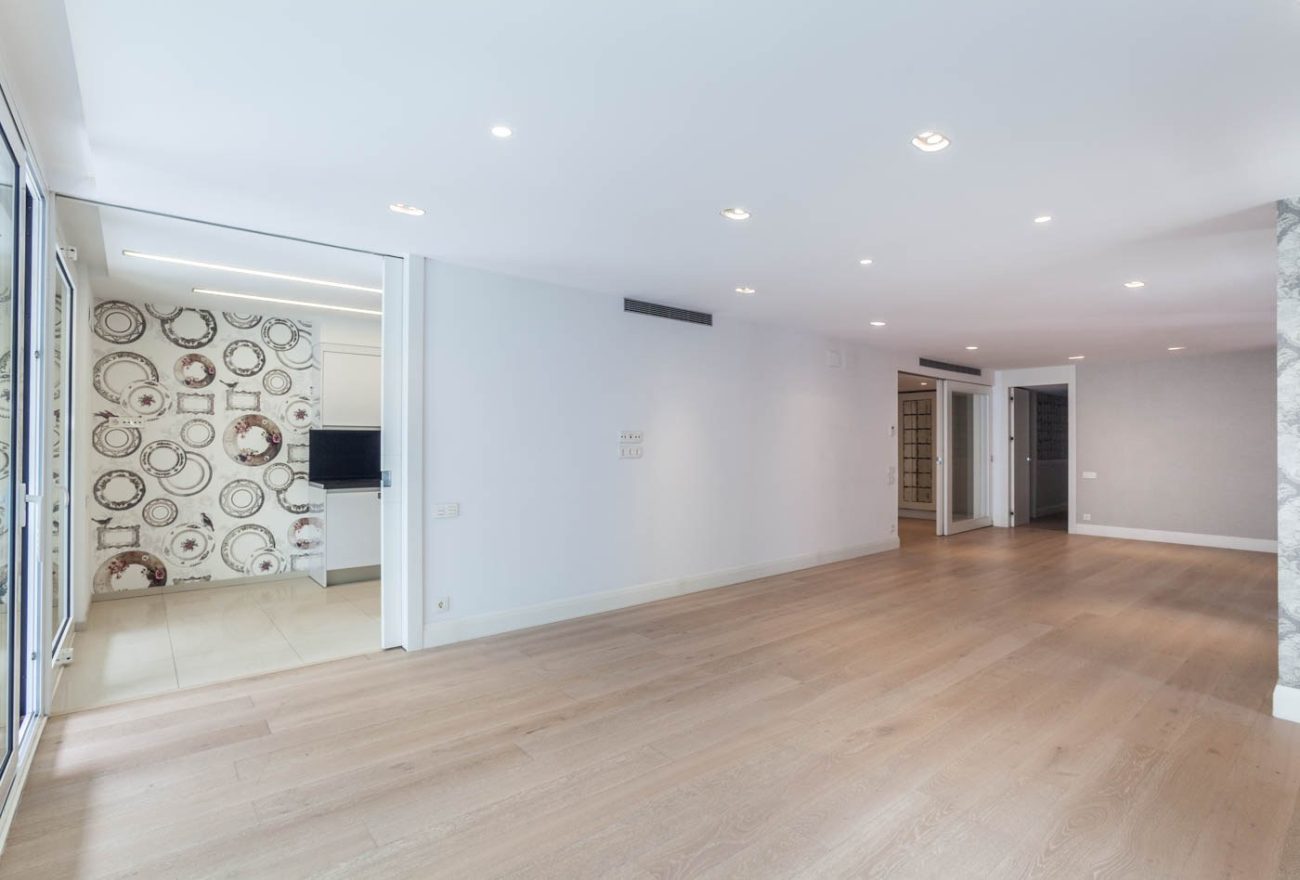 Excellent big modern apartment for rent in Barcelona