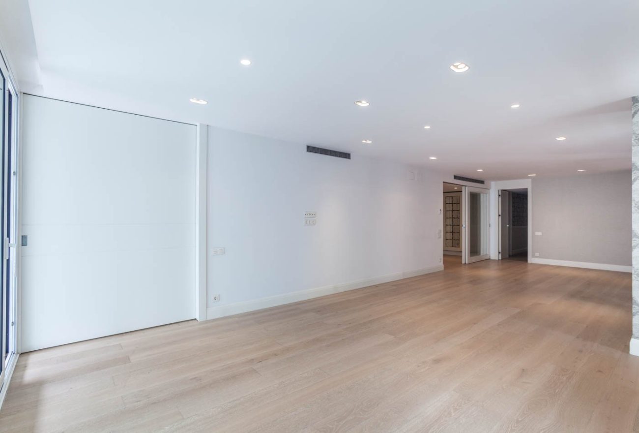 Excellent big modern apartment for rent in Barcelona