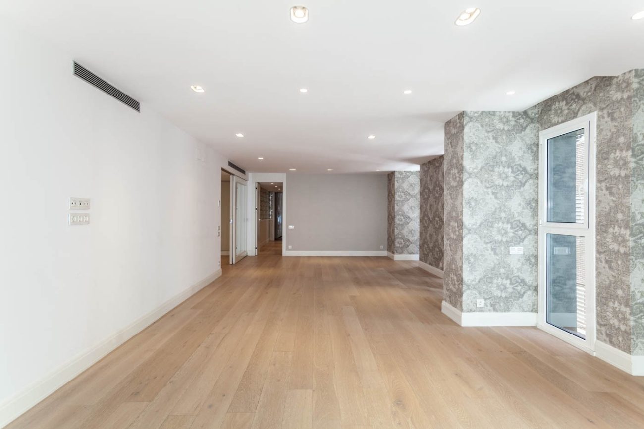 Excellent big modern apartment for rent in Barcelona